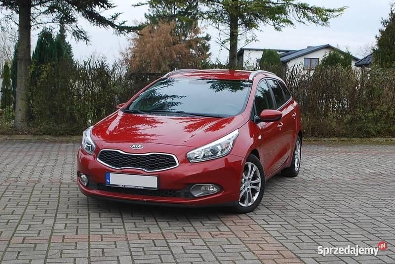 Czerwony Używany 2014 Kia Ceed Hatchback | 23 900 zł (Uczciwa cena) - Obraz 1/4