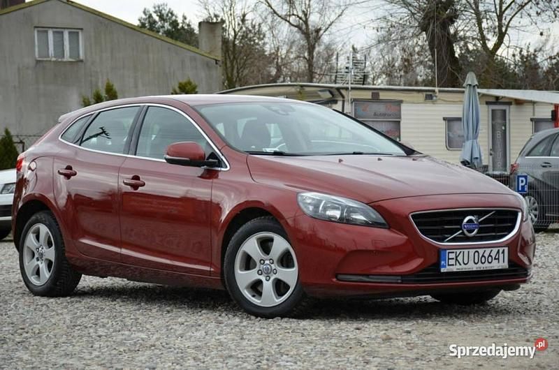 Używany Volvo V40 190 KM (139 kW) 2015 Bordowy Kombi