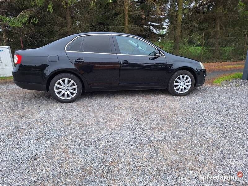 Używany VW Jetta 105 KM (77 kW) 2006 Granatowy Sedan/Limuzyna