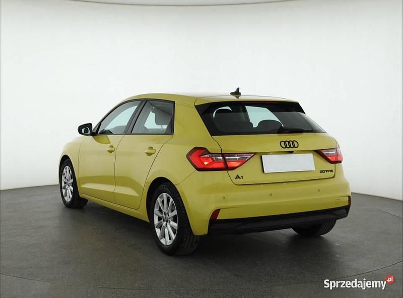 Używany Audi A1 2020 Żółty Hatchback