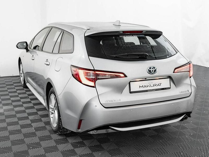 Używany Toyota Corolla Comfort 152 KM (111 kW) 2021 Srebrny (metalik) Kombi