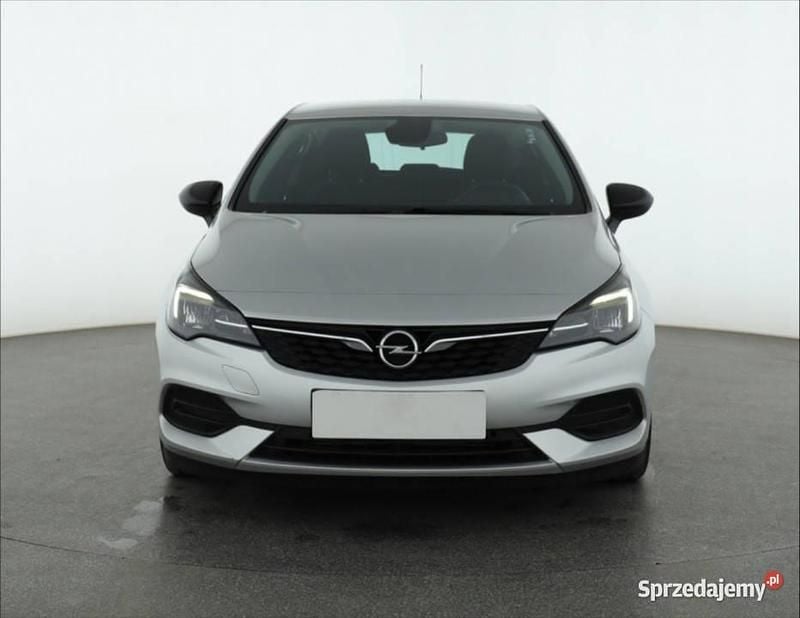 Używany Opel Astra 2021 Srebrny Hatchback