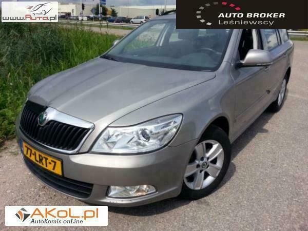 Używany Skoda Octavia 105 KM (77 kW) 2010 Brązowy Sedan/Limuzyna