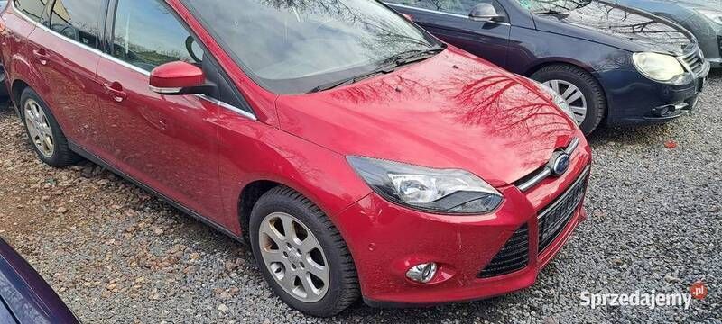 Bordowy Używany 2014 Ford Focus Sedan/Limuzyna | 28 900 zł (Uczciwa cena) - Obraz 1/3