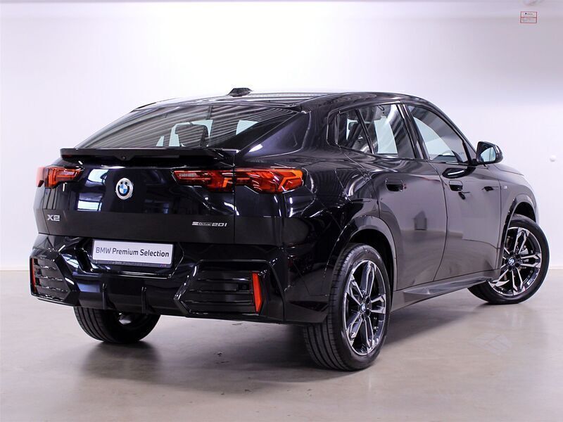 Używany BMW X2 Comfort Edition 156 KM (114 kW) 2024 Czarny szafir metalizowany SUV