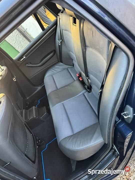 Używany BMW 320 Lifestyle 2003 Granatowy Kombi