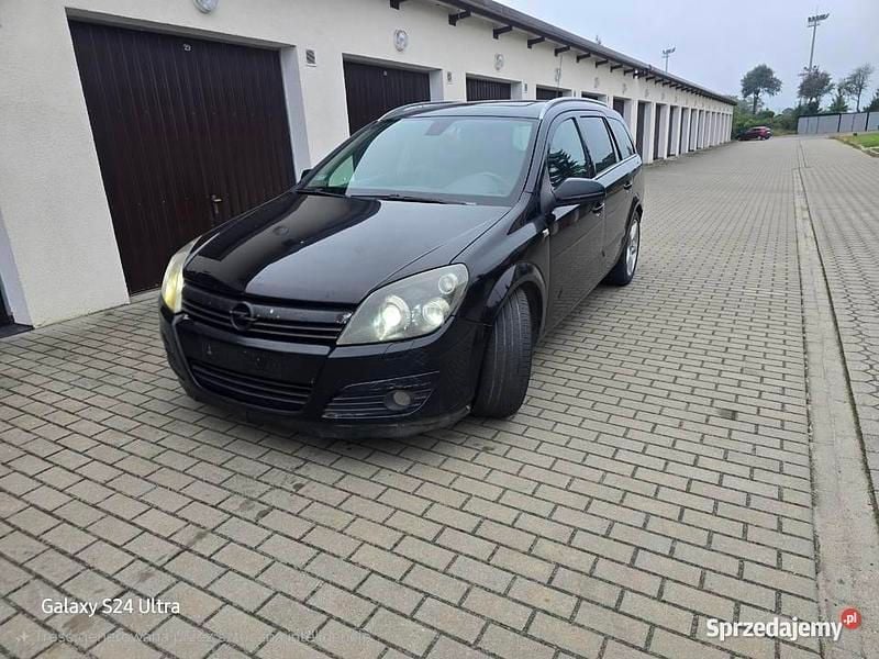 Czarny Używany 2004 Opel Astra Kombi | 4800 zł (Uczciwa cena) - Obraz 1/4