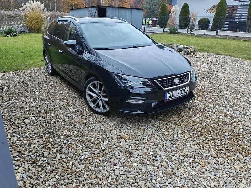 Czarny Używany 2018 Seat Leon FR Kombi | 65 000 zł (Dość drogi) - Obraz 1/4