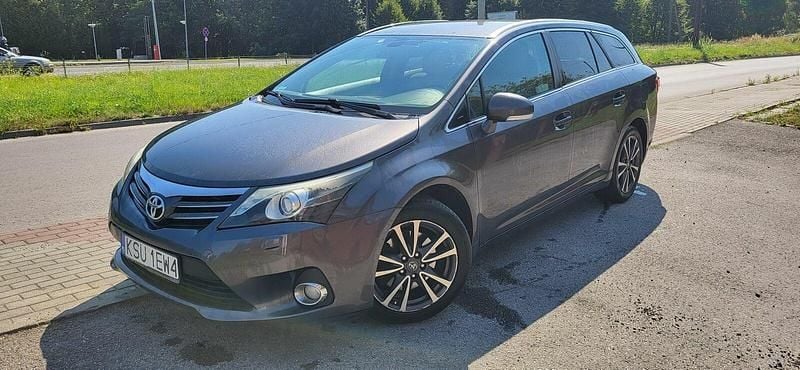 Szary Używany 2012 Toyota Avensis Kombi | 15 200 zł (Super Cena) - Obraz 1/4