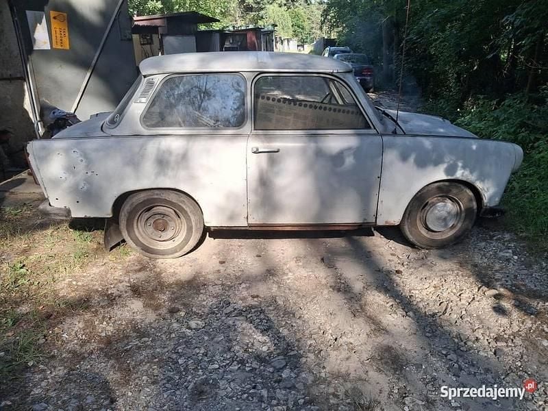 Używany Trabant 601 1975 Biały Sedan/Limuzyna