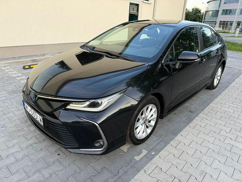Używany Toyota Corolla 98 KM (72 kW) 2022 Czarny (metalik) Sedan/Limuzyna