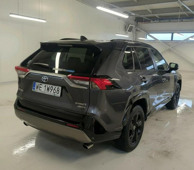 Używany Toyota RAV4 Hybrid 177 KM (130 kW) 2020 Szary (metalik) SUV