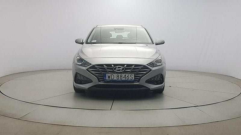 Używany Hyundai i30 120 KM (88 kW) 2022 Srebrny Hatchback