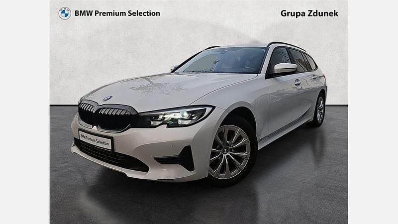 Biel mineralna metalizowany Używany 2022 BMW 320 Advantage Kombi | 99 900 zł (Dobra cena) - Obraz 1/3