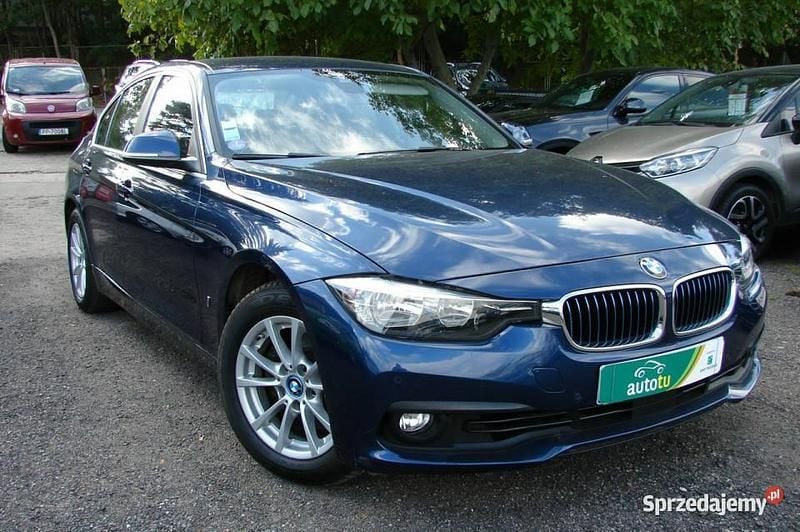 Niebieski Używany 2017 BMW 330e Sedan/Limuzyna | 71 900 zł - Obraz 1/4