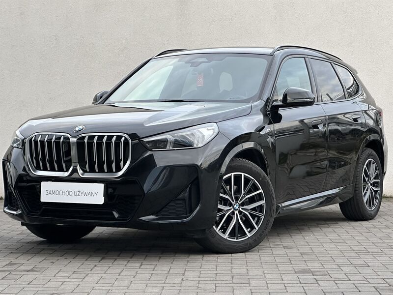 Czarny szafir metalizowany Używany 2024 BMW X1 Luxury Line SUV | 172 900 zł (Uczciwa cena) - Obraz 1/3