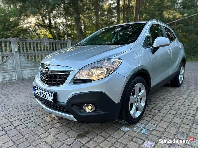 Srebrny Używany 2013 Opel Mokka Enjoy Plus SUV | 32 900 zł (Uczciwa cena) - Obraz 1/4