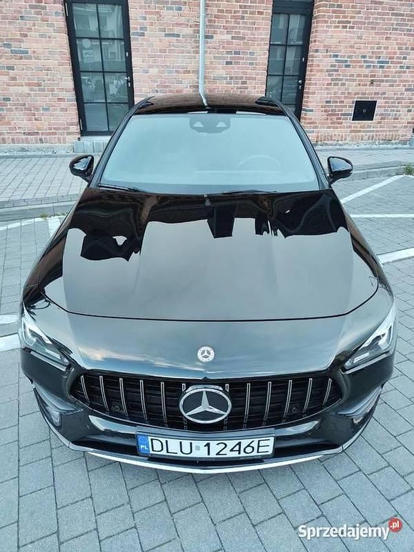 Używany 2019 Mercedes CLA250 AMG line Sedan/Limuzyna | 138 000 zł - Obraz 1/4