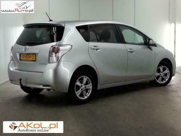 Używany Toyota Verso 147 KM (108 kW) 2009 Srebrny Minivan