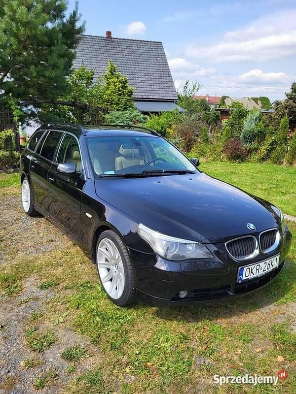 Czarny Używany 2005 BMW 530 Sport Line Kombi | 22 500 zł (Uczciwa cena) - Obraz 1/4