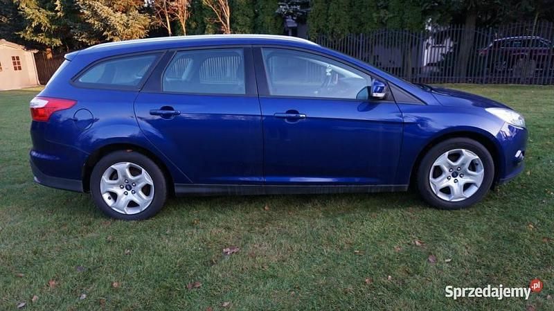 Używany Ford Focus 125 KM (91 kW) 2014 Niebieski Sedan/Limuzyna