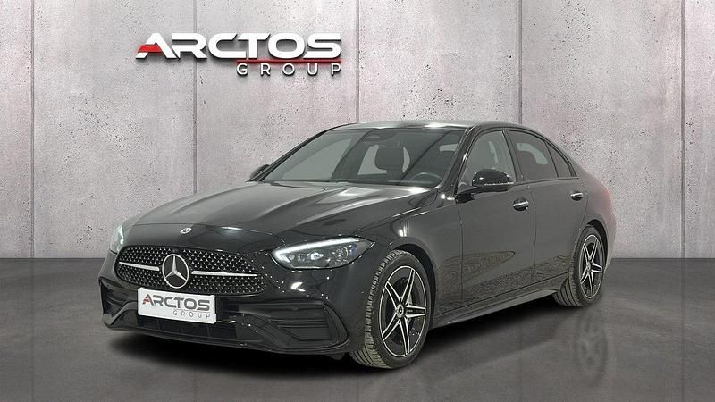 Czarny (metalik) Używany 2024 Mercedes C220 Sedan/Limuzyna | 209 900 zł - Obraz 1/4