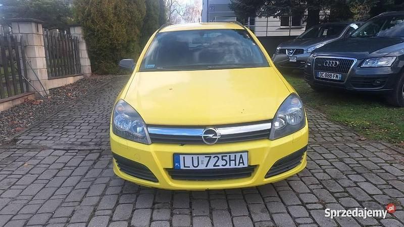 Żółty Używany 2007 Opel Astra Kombi | 4900 zł (Dobra cena) - Obraz 1/4