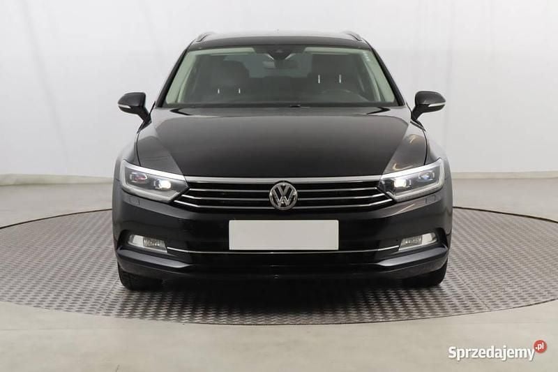 Używany VW Passat 180 KM (132 kW) 2016 Czarny Kombi