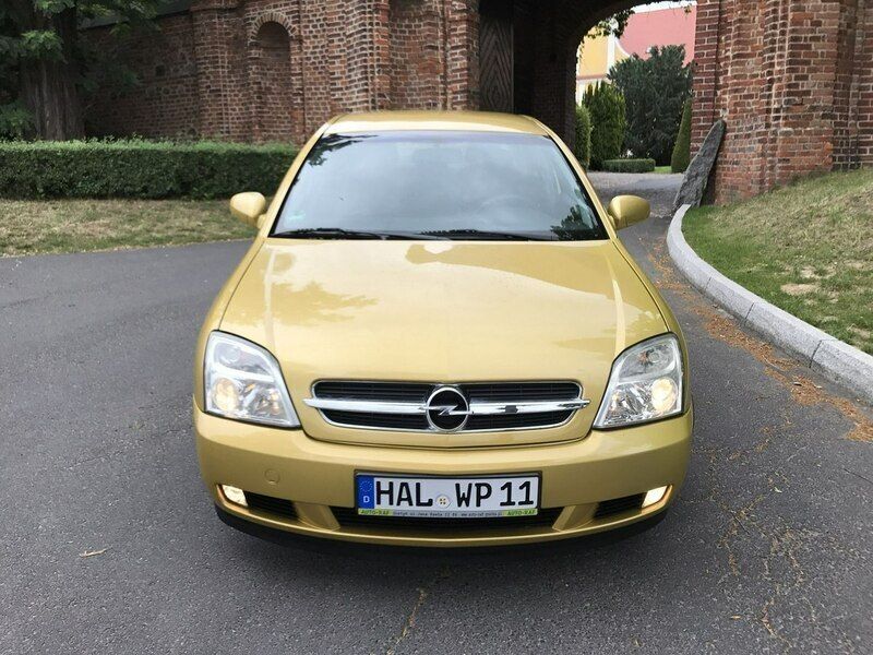 Używany Opel Vectra 122 KM (89 kW) 2002 Złoty (metalik) Sedan/Limuzyna