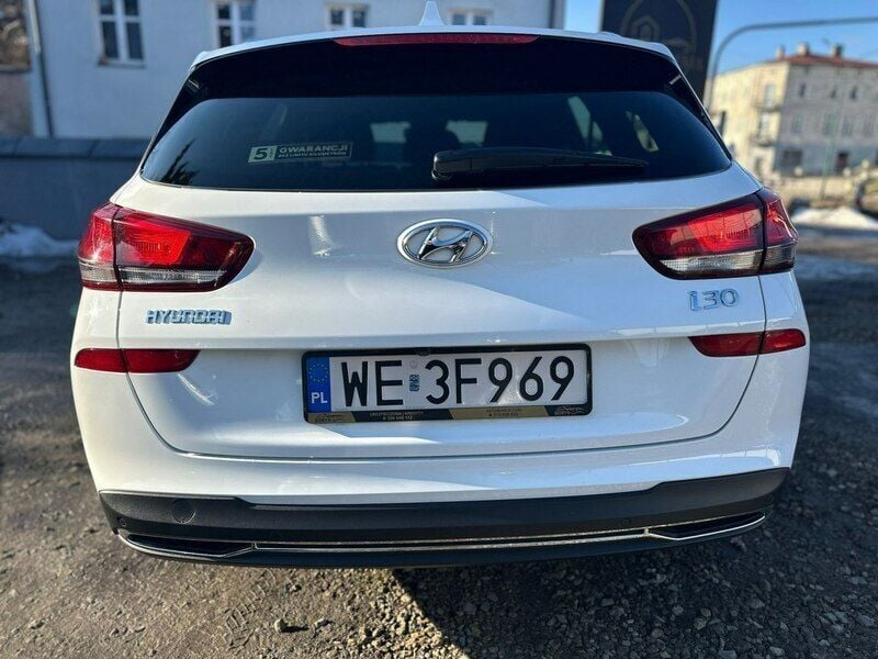 Używany Hyundai i30 160 KM (117 kW) 2021 Biały Kombi