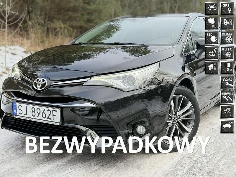 Używany Toyota Avensis Edition-S 143 KM (105 kW) 2016 Czarny (metalik, perła) Kombi