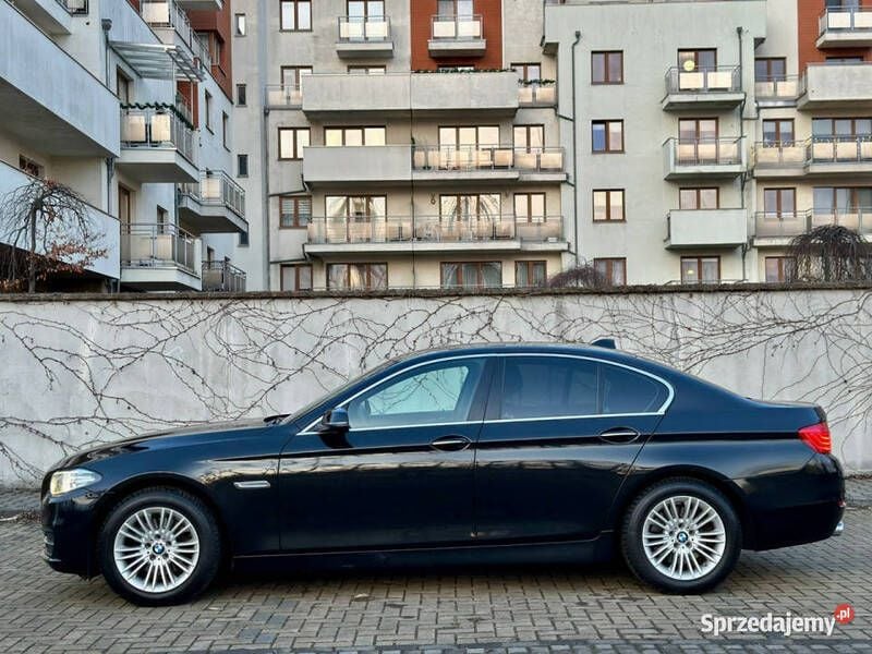 Czarny Używany 2010 BMW 520 Sedan/Limuzyna | 56 500 zł - Obraz 1/4