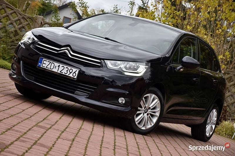 Granatowy Używany 2016 Citroën C4 SELECTION Hatchback | 30 900 zł (Uczciwa cena) - Obraz 1/4