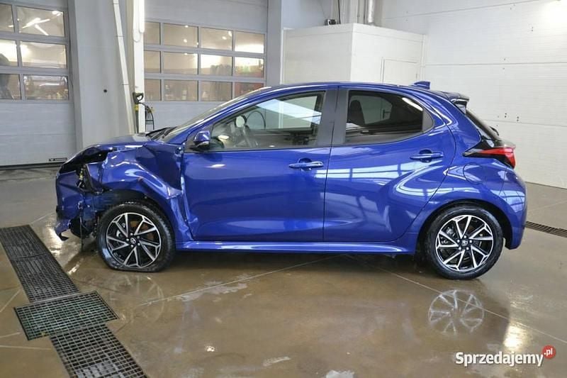 Używany Toyota Yaris Hybrid 115 KM (84 kW) 2022 Niebieski Hatchback