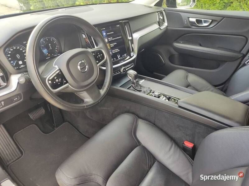 Używany 2020 Volvo V60 CC Kombi | 105 900 zł - Obraz 1/4