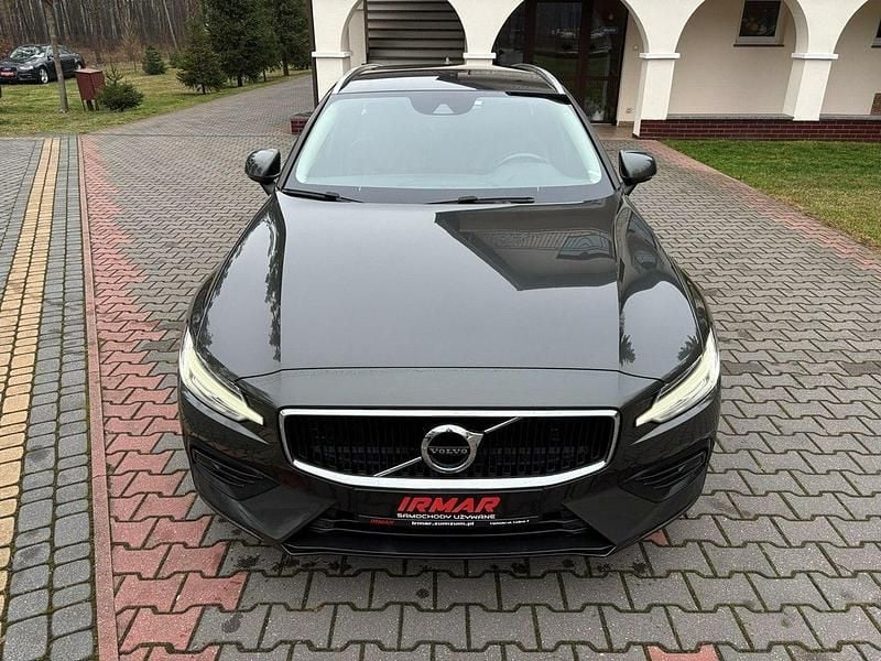 Używany Volvo V60 190 KM (139 kW) 2020 Szary Kombi