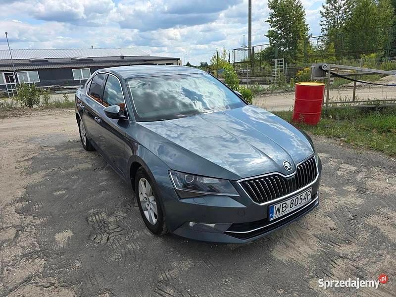 Używany Skoda Superb Ambition 2017 Grafitowy Sedan/Limuzyna