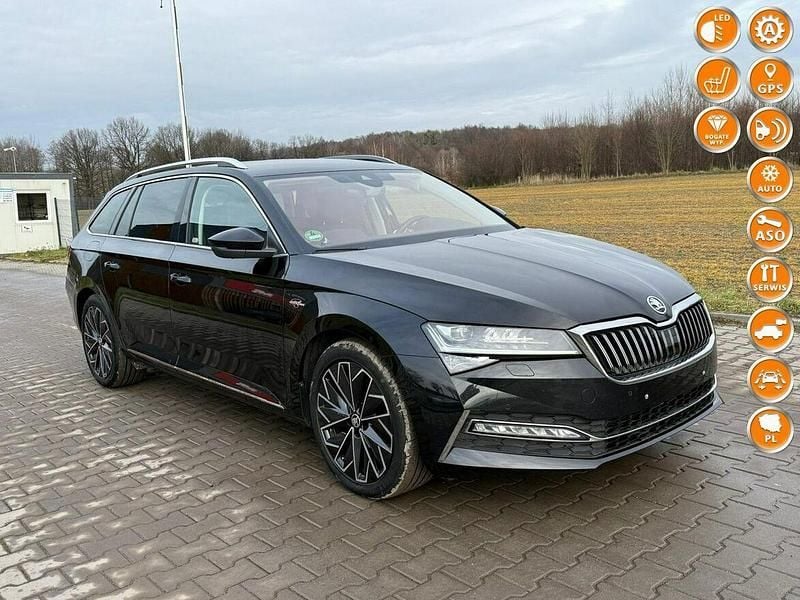 Czarny (metalik) Używany 2022 Skoda Superb LAURIN & KLEMENT Kombi | 62 900 zł - Obraz 1/4