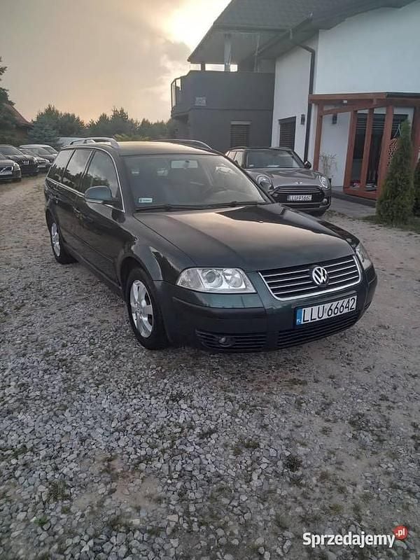 Zielony Używany 2005 VW Passat Kombi | 7700 zł (Uczciwa cena) - Obraz 1/4
