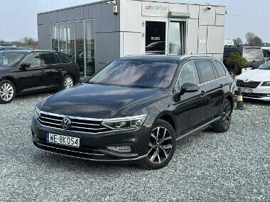 Szary Używany 2023 VW Passat Elegance Kombi | 109 900 zł (Drogi) - Obraz 1/4