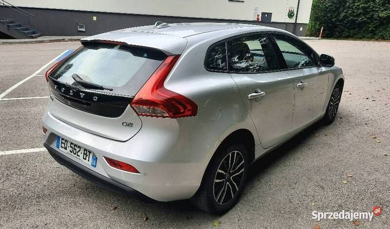 Srebrny Używany 2017 Volvo V40 Kombi | 51 900 zł (Uczciwa cena) - Obraz 1/4