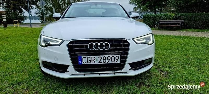 Biały Używany 2013 Audi A5 Premium Coupe | 47 800 zł (Uczciwa cena) - Obraz 1/4