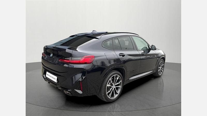 Używany BMW X4 Shadowline 190 KM (139 kW) 2024 Czarny carbon m metalizowany SUV