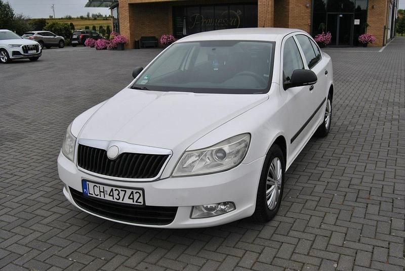 Biały Używany 2008 Skoda Octavia Sedan/Limuzyna | 9900 zł (Dobra cena) - Obraz 1/4