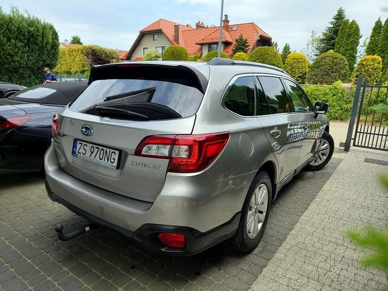 Używany Subaru Outback 175 KM (128 kW) 2017 Beżowy (metalik) Kombi