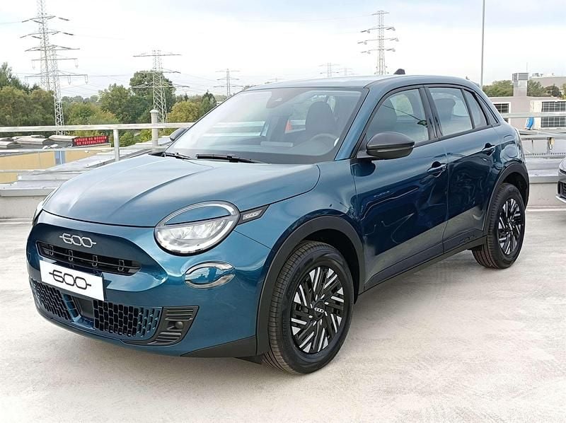 Lakier metalizowany zielony mare Nowe 2025 Fiat 600 Pop SUV | 86 550 zł (Dobra cena) - Obraz 1/4