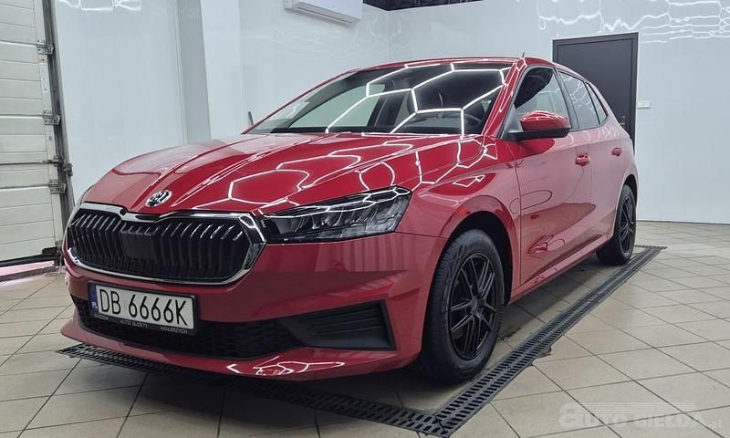 Czerwony Używany 2022 Skoda Fabia Hatchback | 65 900 zł (Drogi) - Obraz 1/4