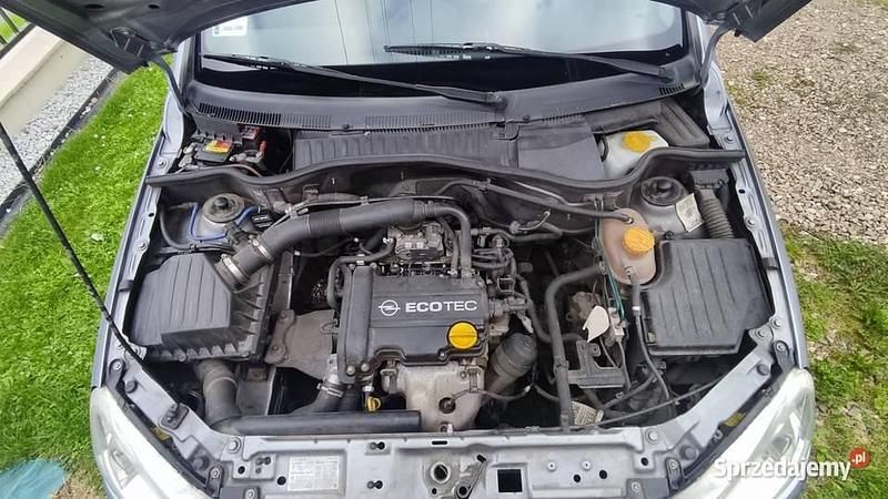 Używany Opel Corsa 2004 Szary Hatchback
