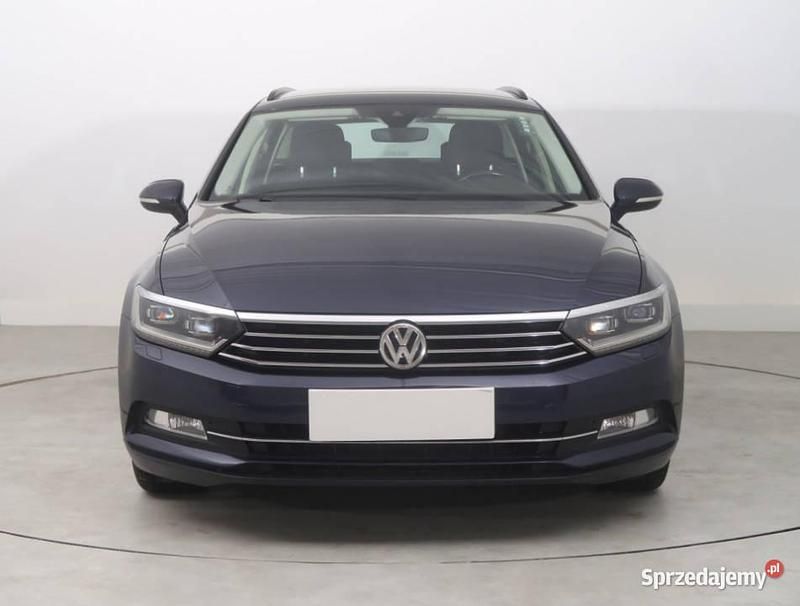 Niebieski Używany 2016 VW Passat Kombi | 46 999 zł (Uczciwa cena) - Obraz 1/4