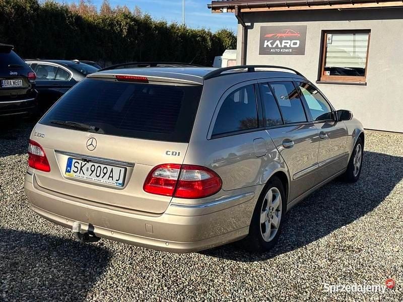 Używany Mercedes E270 2003 Beżowy Kombi